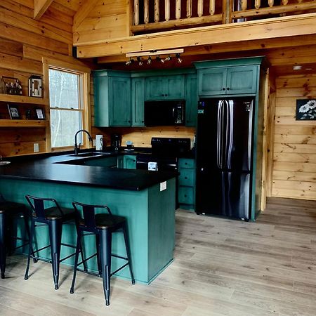 Peek A Boo Cabins: Cozy Cabin Logan Bagian luar foto
