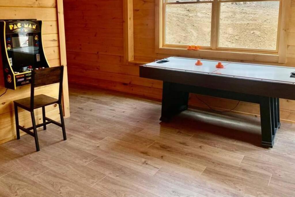 Peek A Boo Cabins: Cozy Cabin Logan Bagian luar foto