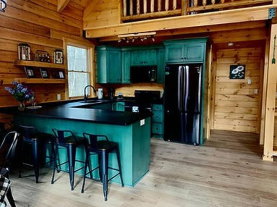 Peek A Boo Cabins: Cozy Cabin Logan Bagian luar foto