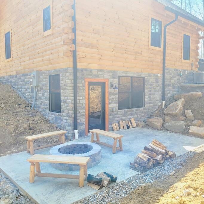 Peek A Boo Cabins: Cozy Cabin Logan Bagian luar foto